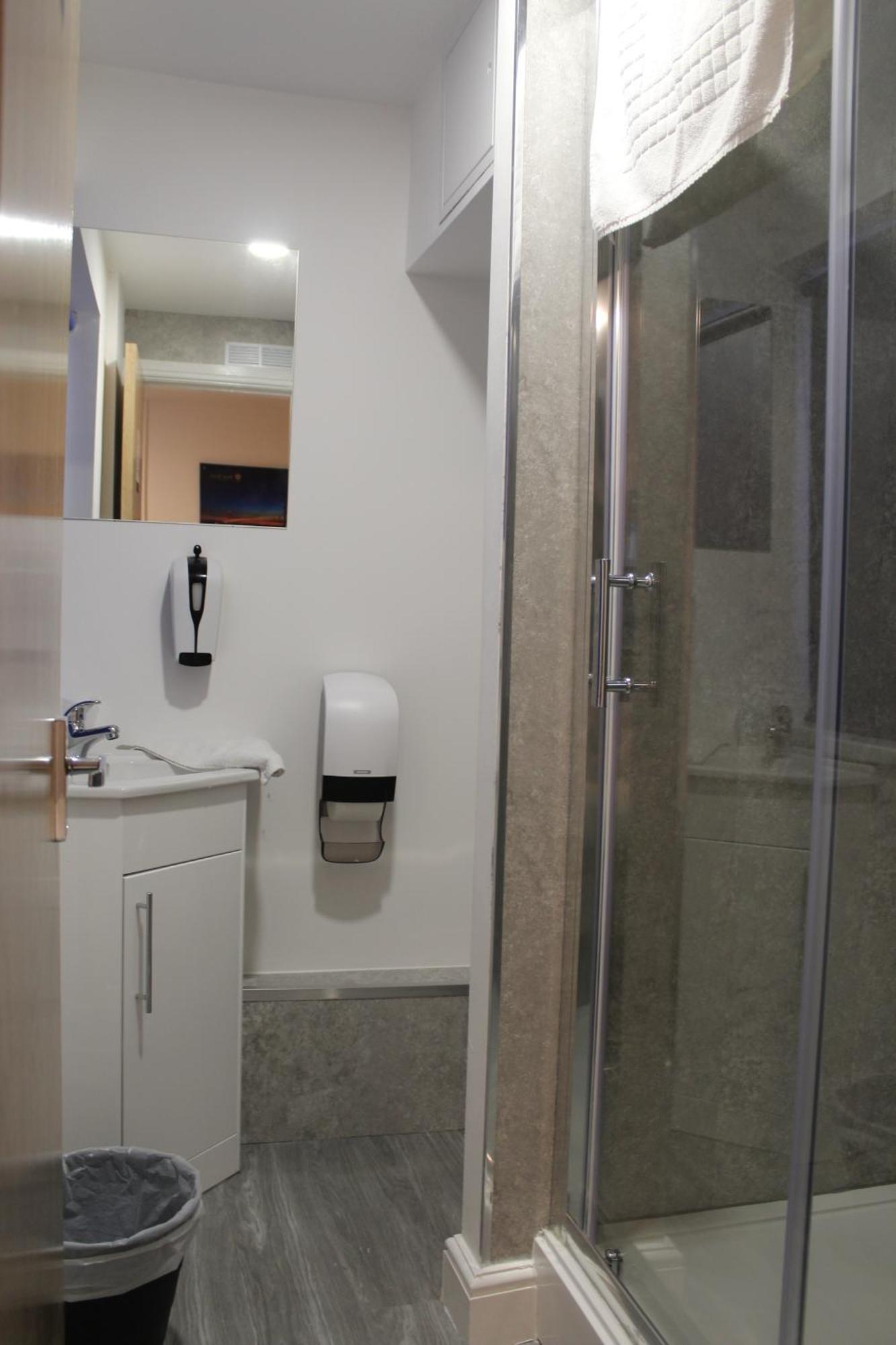 Park Hotel & Apartments Кингстън ъпон Хъл Екстериор снимка